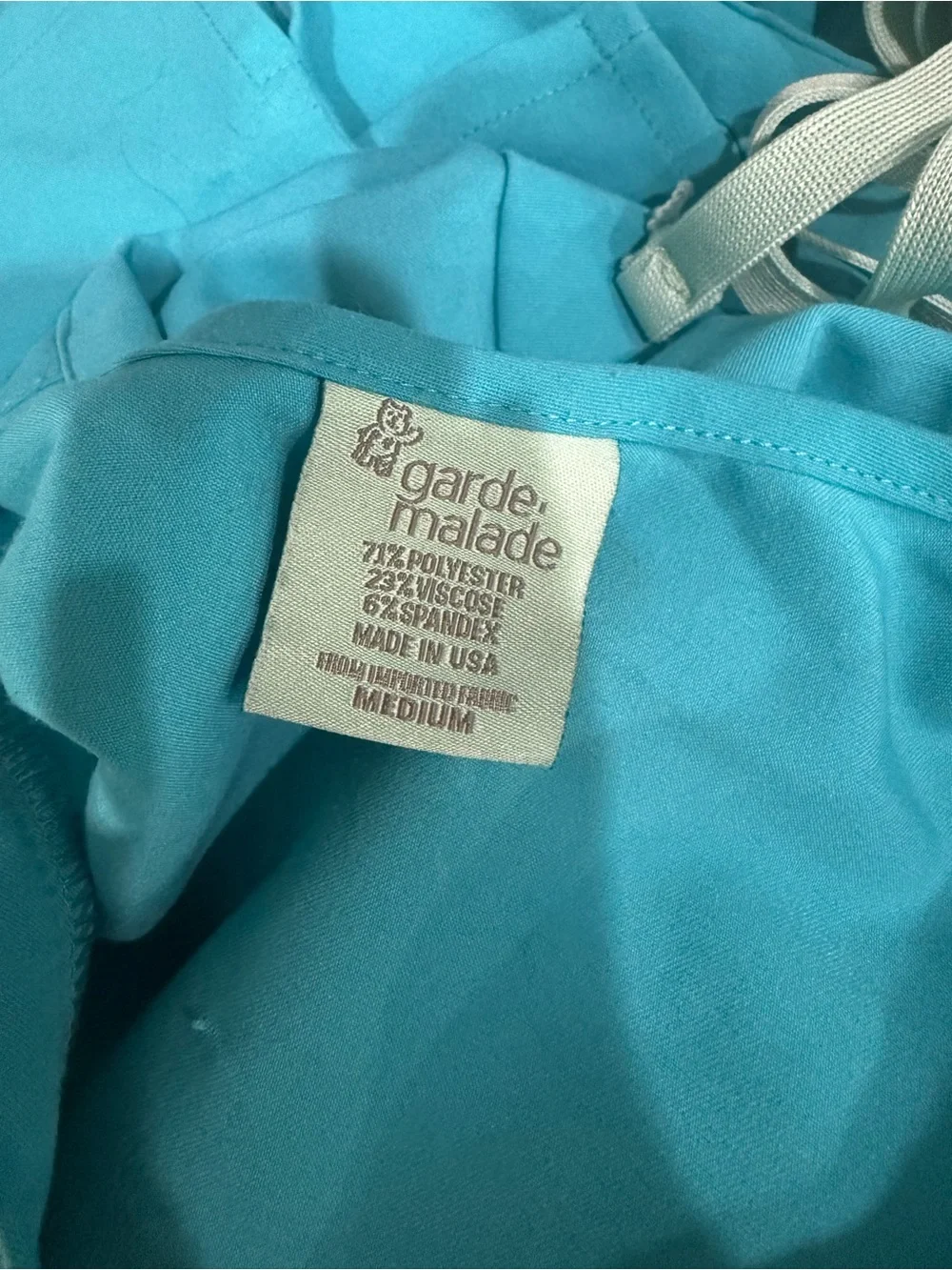 Garde- Malade Turquoise Scrub Set Pants & Top